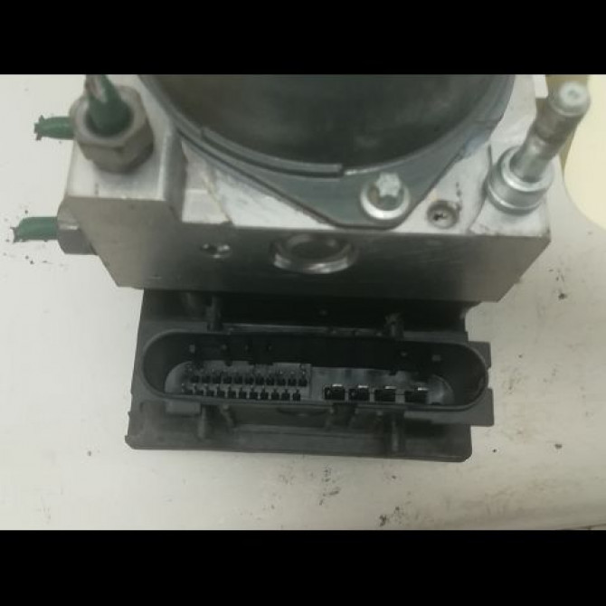 Unité hydraulique ABS occasion DACIA SANDERO I Phase 1 06-2008->10-2012 1.5 DCI 90ch 8201063079 3