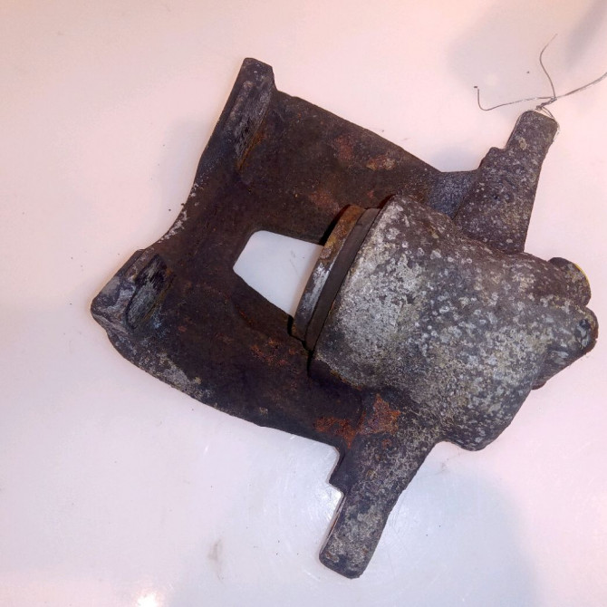 Etrier de frein avant gauche occasion FIAT PANDA II Phase 1 09-2003->12-2012 1.3 DT MULTIJET 16v 70ch 77364679 3