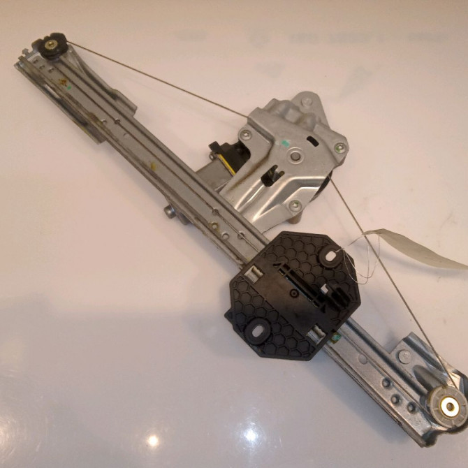 Mecanisme + moteur lève-glace avant droit occasion DACIA SANDERO II Phase 1 10-2012->... 1.2i 75ch 2