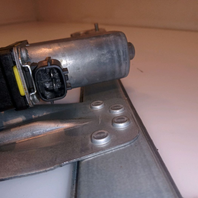 Mecanisme + moteur lève-glace avant droit occasion DACIA SANDERO II Phase 1 10-2012->... 1.2i 75ch 3