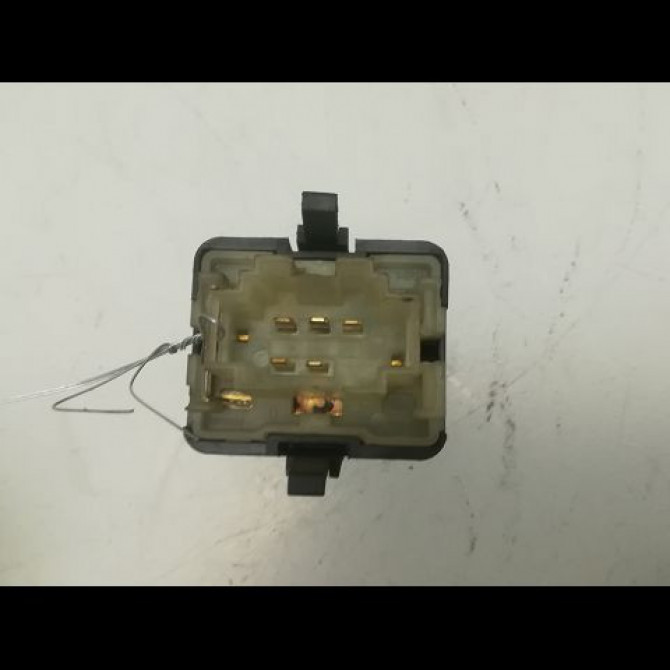 Commande leve-glace porte arrière gauche occasion VOLKSWAGEN GOLF III Phase 1 01-1992->12-1997 1.8i 75ch 2