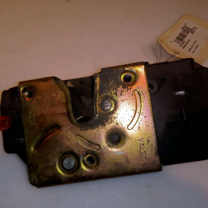 Serrure porte ard occasion PEUGEOT 206 Phase 2 02-2003->02-2009 1.4 HDI 70ch 9138G1 1