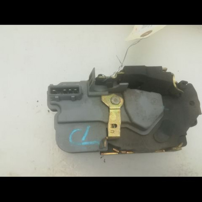 Serrure porte ard occasion PEUGEOT 206 Phase 1 09-1998->03-2009 1.4 HDI 9138G1 2