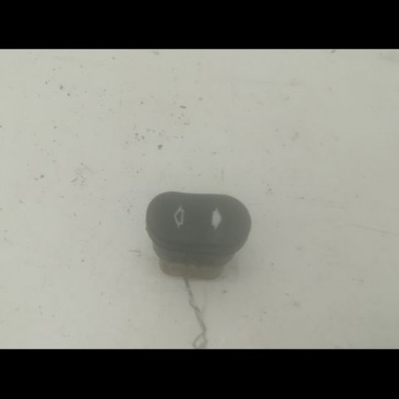 Commande lève-glace porte avant droite occasion FORD FOCUS I Phase 1 CLIPPER 10-1998->12-2004 1.8 TDDi 90ch