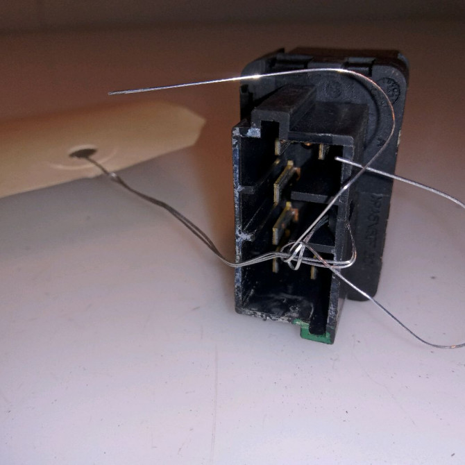 Commande leve-glace porte arrière gauche occasion PEUGEOT 206 Phase 2 02-2003->02-2009 1.4 HDI 70ch 2