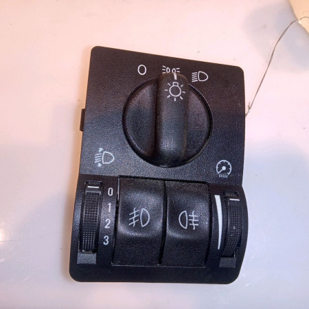 Interrupteur commande de phares occasion OPEL ZAFIRA I Phase 1 03-1999->07-2005 2.2 DTI 16v 125ch 92115268