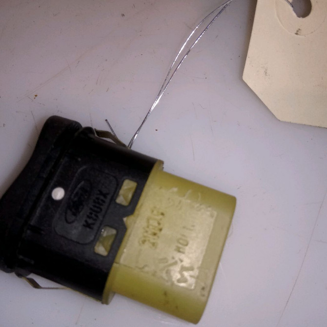 Commande lève-glace porte avant droite occasion FORD FOCUS I Phase 1 CLIPPER 10-1998->12-2004 1.8 TDDi 90ch 4