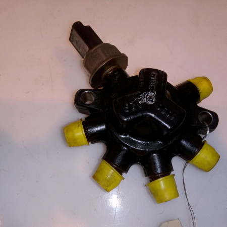 Rampe injection occasion FORD TRANSIT CONNECT I 1445928