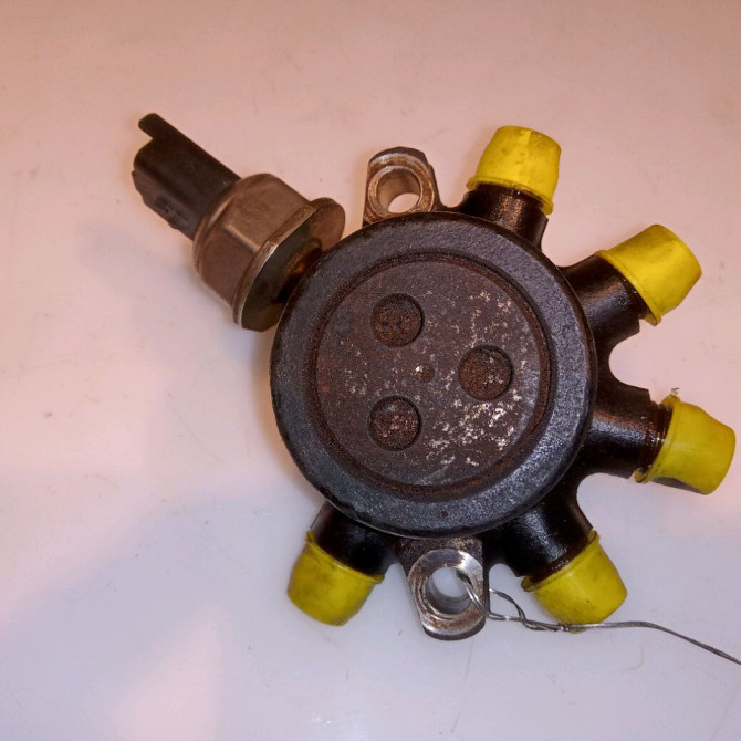 Rampe injection occasion FORD TRANSIT CONNECT I 1445928 2