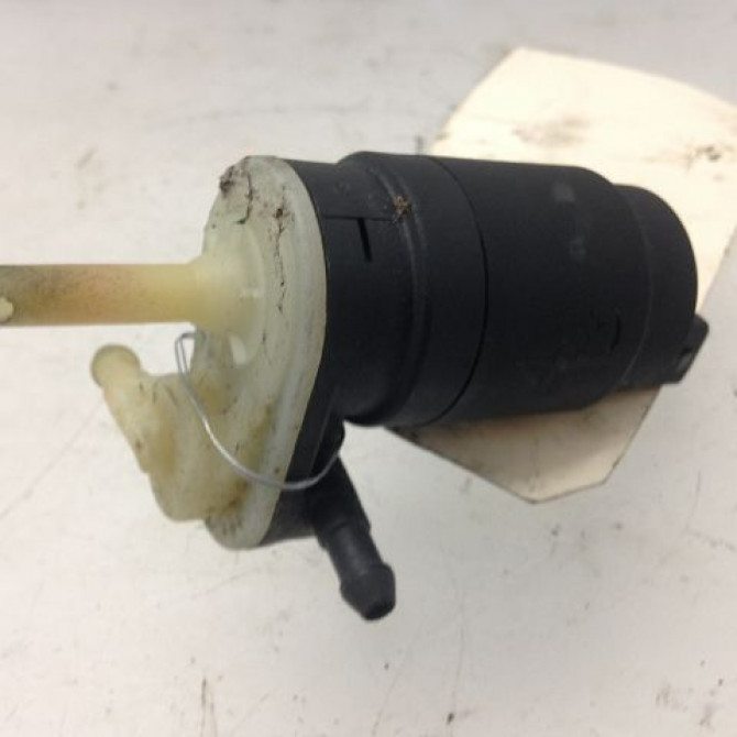 Pompe lave-glace avant occasion OPEL MERIVA I Phase 1 04-2003->12-2005 1.7 CDTI 90585762 2