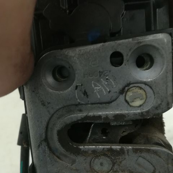 Serrure porte avd occasion RENAULT MEGANE III Phase 1 11-2008->01-2012 805020001R 3