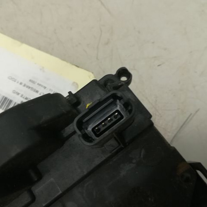 Serrure porte avd occasion RENAULT MEGANE III Phase 1 11-2008->01-2012 805020001R 4