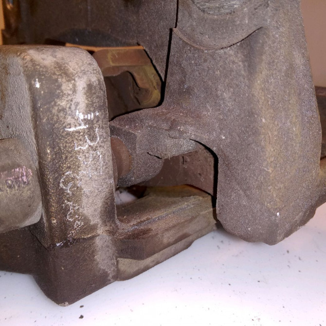 Etrier de frein avant droit occasion TOYOTA YARIS III Phase 2 06-2014->... 1.5 100ch 477300D200 3