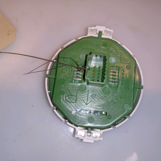 Bouton de warning occasion TOYOTA YARIS III YARIS III Phase 1 2011-03-01->2015-04-30 1.5 100ch 2