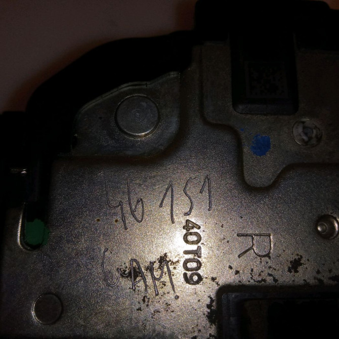 Serrure porte avd occasion RENAULT MEGANE III Phase 1 11-2008->01-2012 1.4 TCE 16v 130ch 805020001R 5