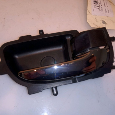 Poignee int porte avd occasion TOYOTA YARIS III YARIS III Phase 1 2011-03-01->2015-04-30 1.5 100ch 692050D201C1