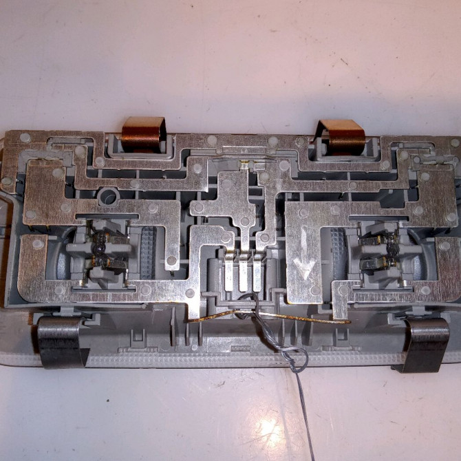 Plafonnier occasion TOYOTA YARIS III YARIS III Phase 1 2011-03-01->2015-04-30 1.5 100ch 812600D070B0 2