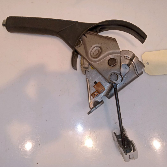 Levier frein a main occasion TOYOTA YARIS III YARIS III Phase 1 2011-03-01->2015-04-30 1.5 100ch 462100D210C0 2