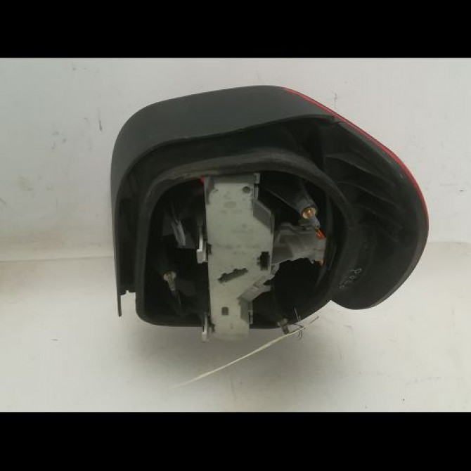 Feu arrière gauche occasion VOLKSWAGEN POLO III Phase 1 10-1994->11-1999 1.9 D 6N0945095 2