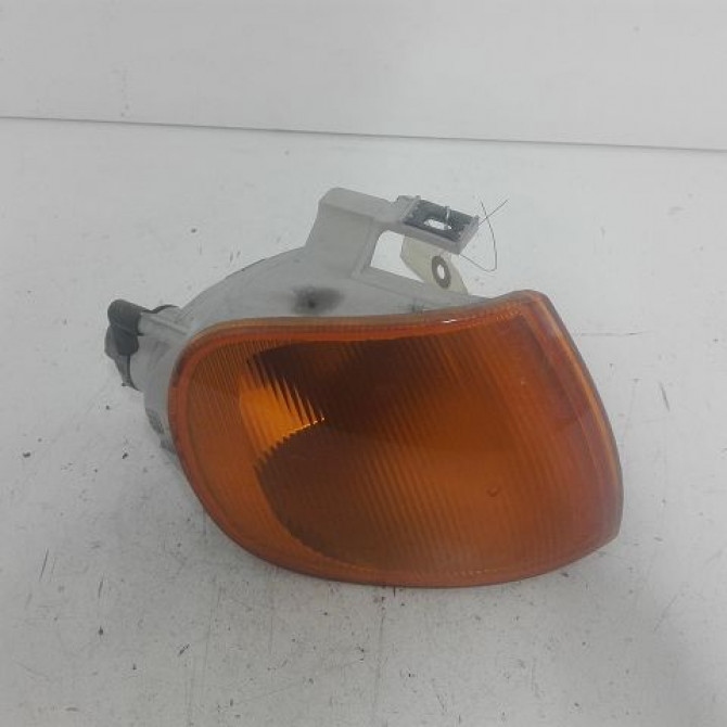 Clignotant droit occasion VOLKSWAGEN POLO III Phase 1 10-1994->11-1999 1.3 6N0953042B 1