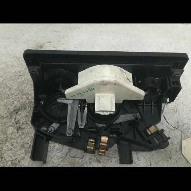 Commande de chauffage occasion VOLKSWAGEN POLO III Phase 1 10-1994->11-1999 1.6 2