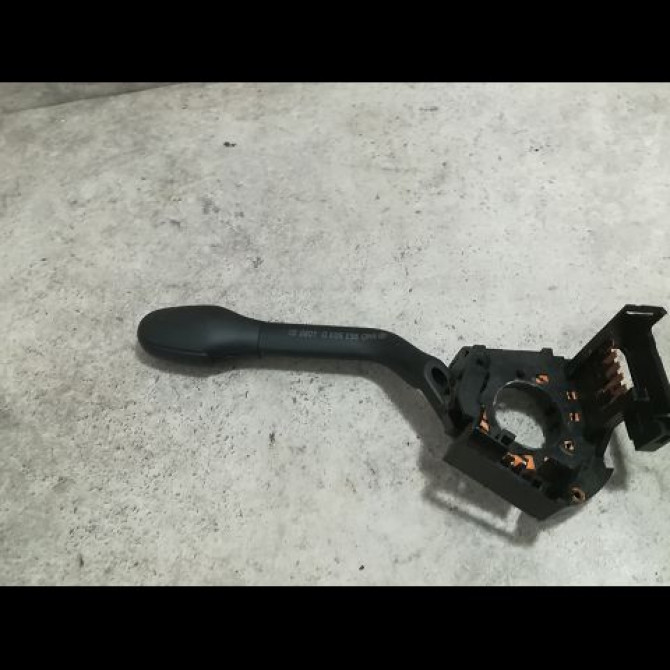 Commande essuie glace occasion VOLKSWAGEN POLO III Phase 1 10-1994->11-1999 1.4 1H095351901C 2