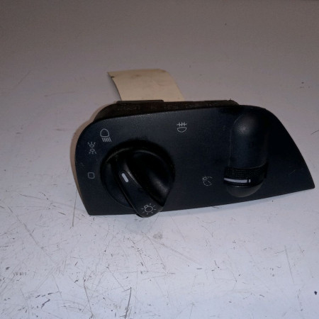 Interrupteur commande de phares occasion VOLKSWAGEN POLO III Phase 1 10-1994->11-1999 1.6 6N095351301C