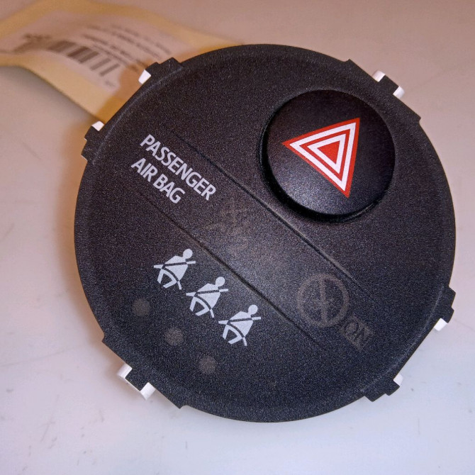 Bouton de warning occasion TOYOTA YARIS III YARIS III Phase 1 2011-03-01->2015-04-30 1.5 100ch 1