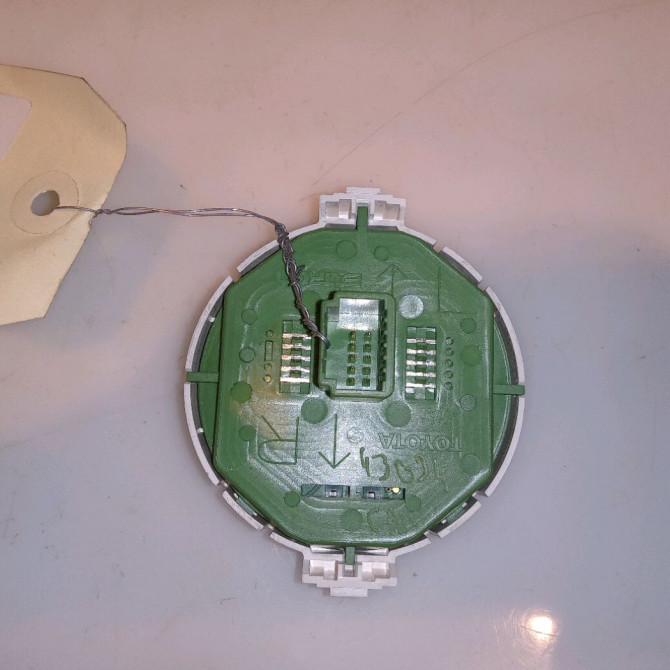 Bouton de warning occasion TOYOTA YARIS III YARIS III Phase 1 2011-03-01->2015-04-30 1.5 100ch 2