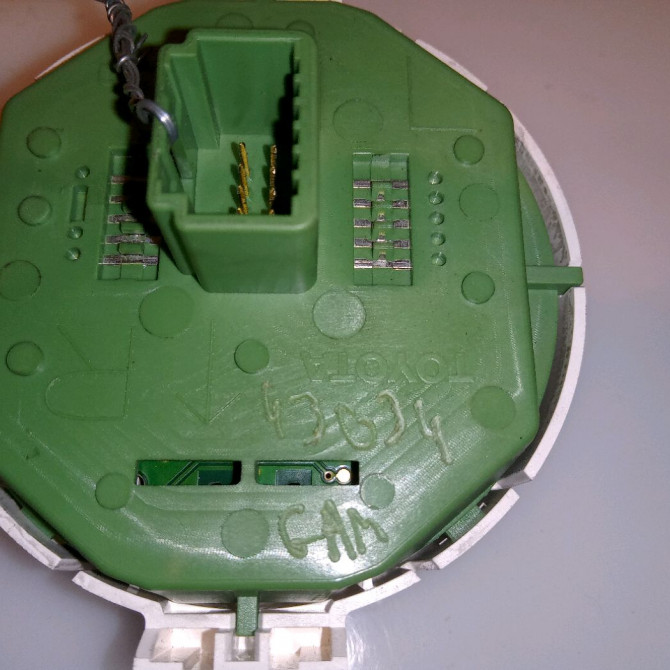 Bouton de warning occasion TOYOTA YARIS III YARIS III Phase 1 2011-03-01->2015-04-30 1.5 100ch 3