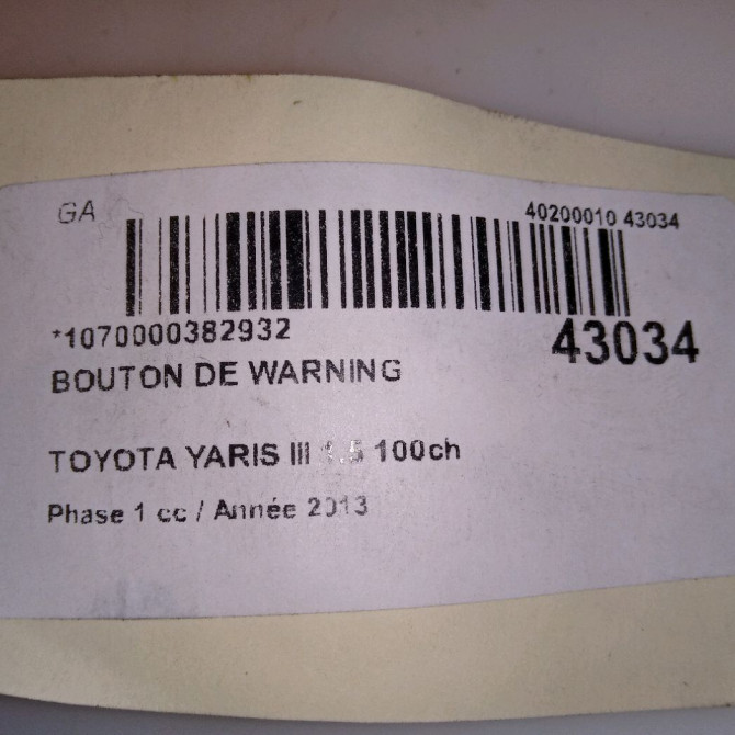 Bouton de warning occasion TOYOTA YARIS III YARIS III Phase 1 2011-03-01->2015-04-30 1.5 100ch 4