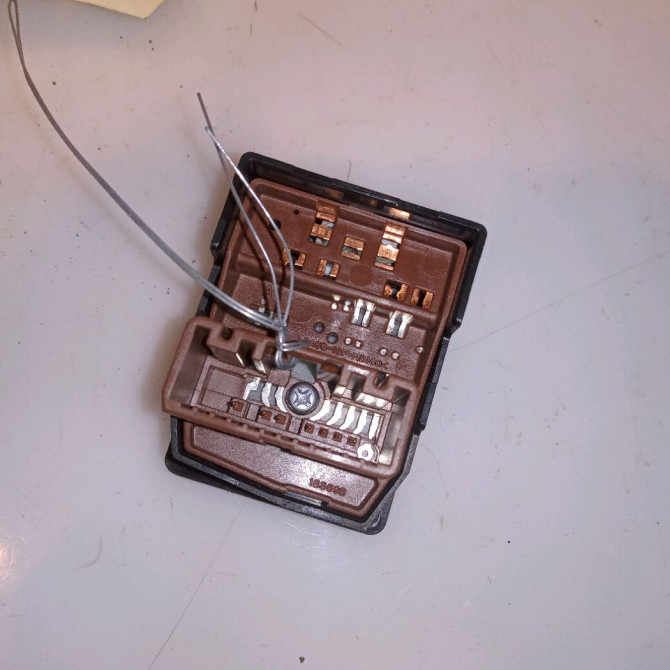 Commande rétroviseurs extérieures électriques occasion TOYOTA YARIS III YARIS III Phase 1 2011-03-01->2015-04-30 1.5 100ch 848700D090 2