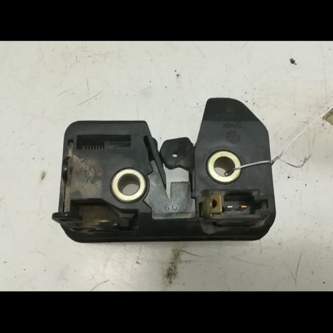 Serrure hayon occasion VOLKSWAGEN POLO III Phase 1 10-1994->11-1999 1.4 6N0827505A 2