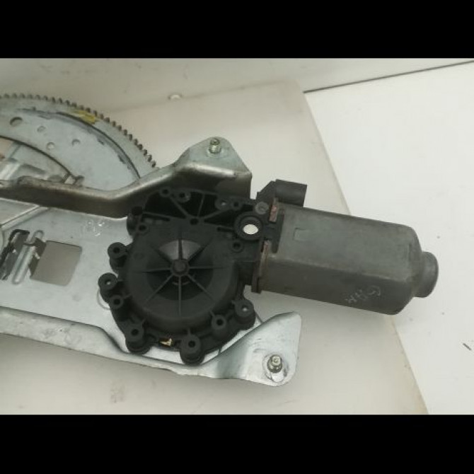 Mecanisme + moteur lève-glace avant droit occasion RENAULT KANGOO I Phase 1 09-1997->06-2003 1.9 D 7700303553 2