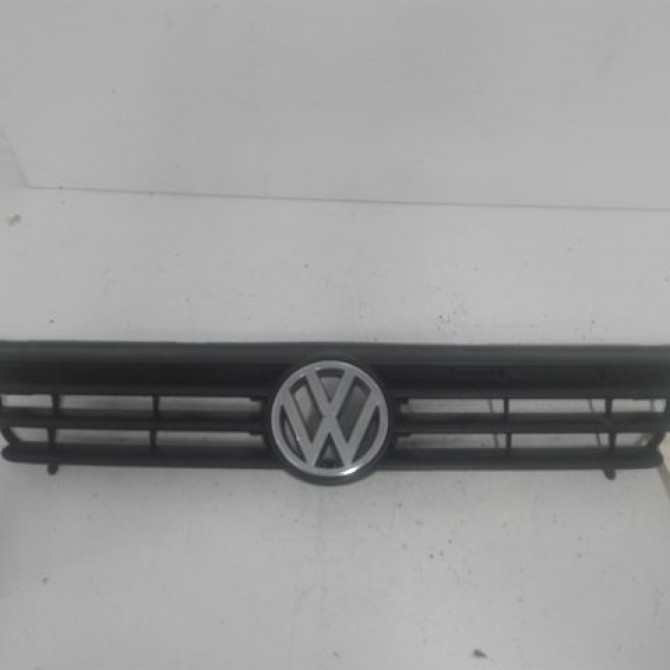 Calandre occasion VOLKSWAGEN POLO III Phase 1 10-1994->11-1999 1.3 6N0853653B01C 1
