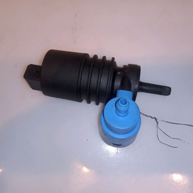 Pompe lave-glace avant occasion VOLKSWAGEN GOLF III Phase 1 01-1992->12-1997 1.9 TDI 90ch 1H6955651 1