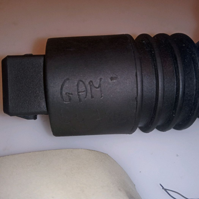 Pompe lave-glace avant occasion VOLKSWAGEN GOLF III Phase 1 01-1992->12-1997 1.9 TDI 90ch 1H6955651 4