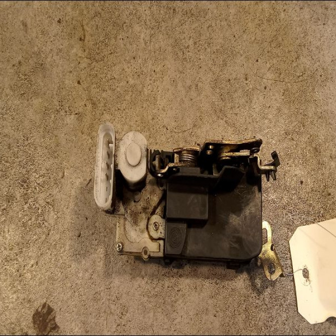 Serrure porte arg occasion FIAT PUNTO I Phase 1 11-1993->10-1999 1.2i 60ch 46759844 2