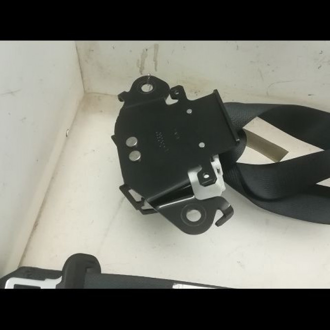 Ceinture centrale arriere occasion OPEL AGILA II Phase 1 03-2008->12-2014 1.0i 65ch 95515848 3