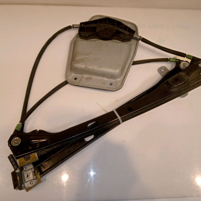 Mecanisme + moteur lève-glace avant droit occasion VOLKSWAGEN GOLF V Phase 1 11-2003->10-2008 1.9 TDI 90ch 1K4837462B 2