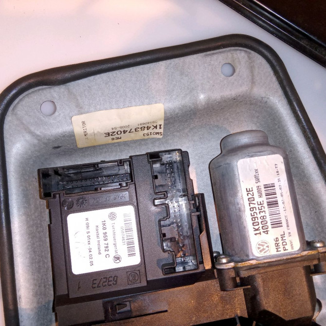 Mecanisme + moteur lève-glace avant droit occasion VOLKSWAGEN GOLF V Phase 1 11-2003->10-2008 1.9 TDI 90ch 1K4837462B 3