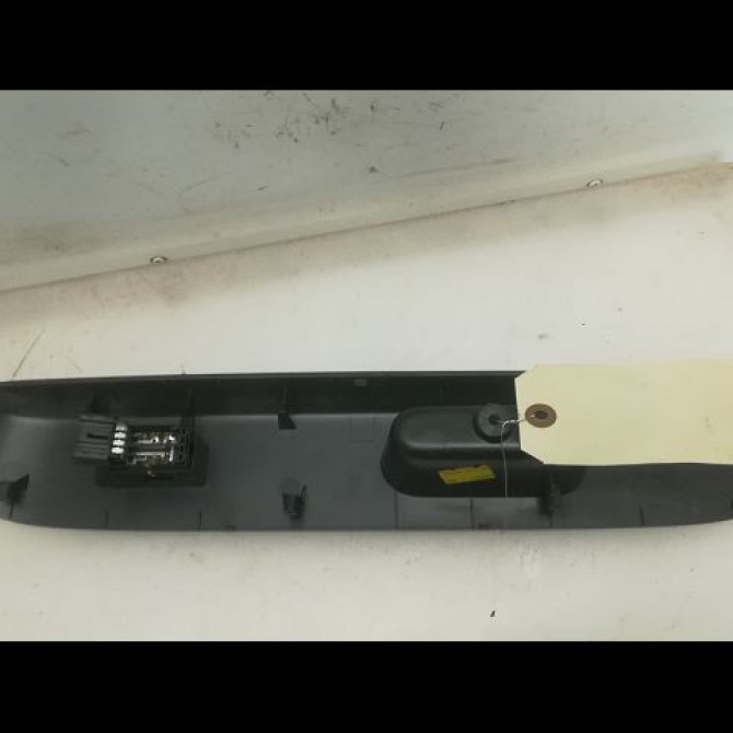 Commande lève-glace porte avant droite occasion OPEL AGILA II Phase 1 03-2008->12-2014 1.0i 65ch 2