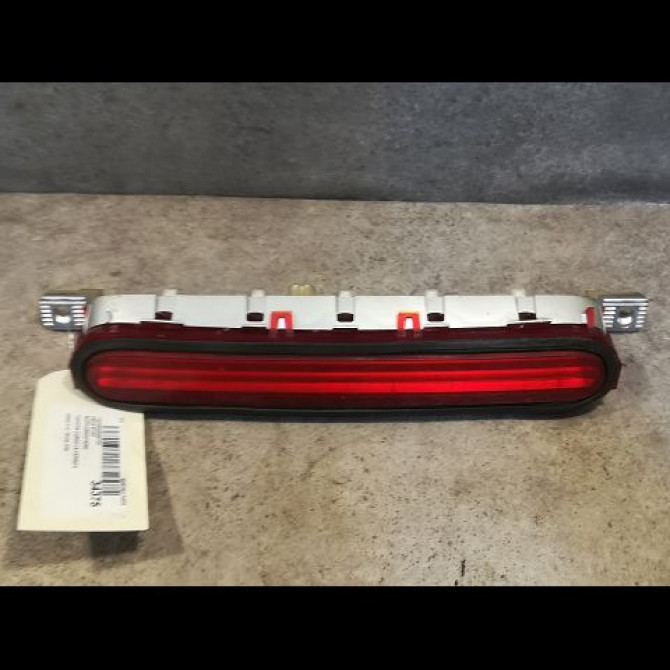 Feux stop supplementaire occasion TOYOTA COROLLA VERSO II phase 2 06-2007->05-2009 2.2D 136ch 815700F011 1