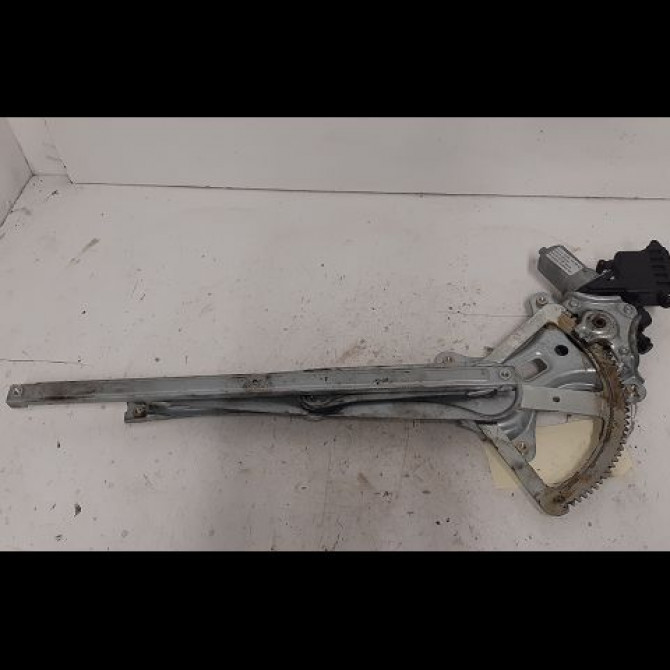 Mecanisme + moteur lève-glace avant droit occasion TOYOTA COROLLA VERSO II phase 2 06-2007->05-2009 2.2D 136ch 698100F010 2