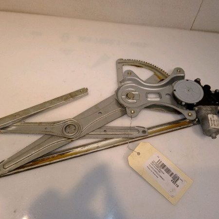 Mecanisme + moteur lève-glace avant droit occasion TOYOTA COROLLA VERSO II Phase 1 05-2004->06-2007 136 D-4D 698100F010