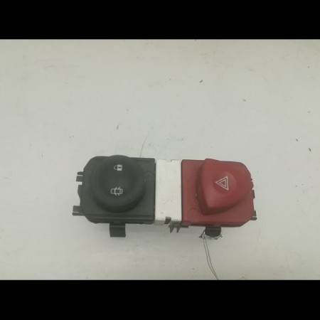 Bouton de warning occasion RENAULT MEGANE II Phase 1 09-2003->12-2005 1.9 DCI 120ch 8200107808