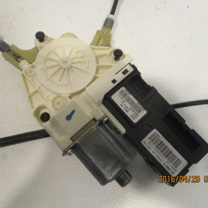 Mecanisme + moteur lève-glace avant droit occasion RENAULT LAGUNA III Phase 1 10-2007->10-2010 807000002R 2