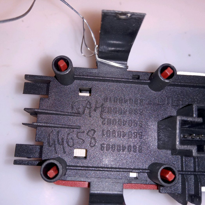 Bouton de warning occasion RENAULT SCENIC II Phase 2 09-2006->04-2009 1.5 DCI 105ch 8200107808 3