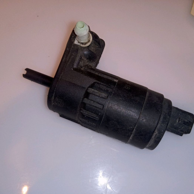 Pompe lave-glace avant occasion FIAT GRANDE PUNTO III Phase 1 09-2005->12-2013 1.2i 65ch 55702893 2