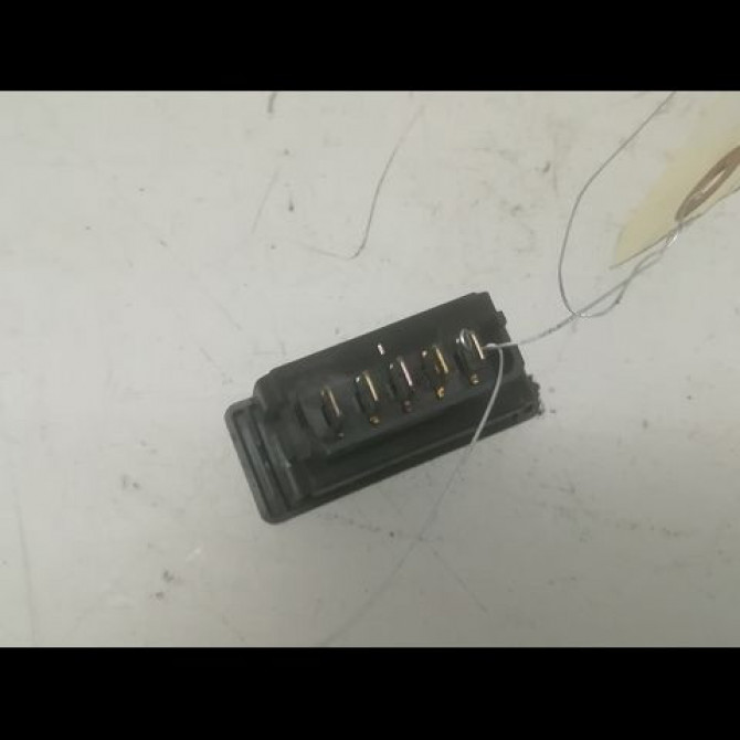 Commande lève-glace porte avant droite occasion PEUGEOT 405 Phase 1 07-1987->06-1992 1.9 2